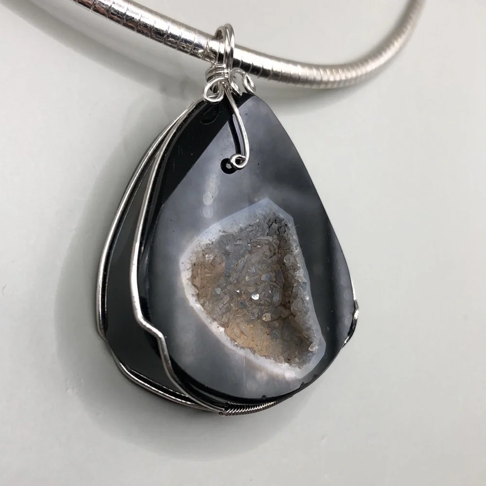 Druzy drusy geode slice pendant stone omega chain necklace statement style. - Picture 3 of 6